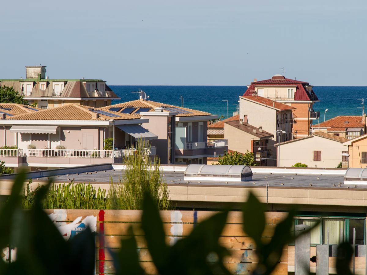 Hotel Il Sestante Civitanova Marche Exterior foto