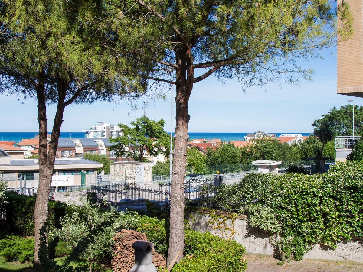 Hotel Il Sestante Civitanova Marche Exterior foto